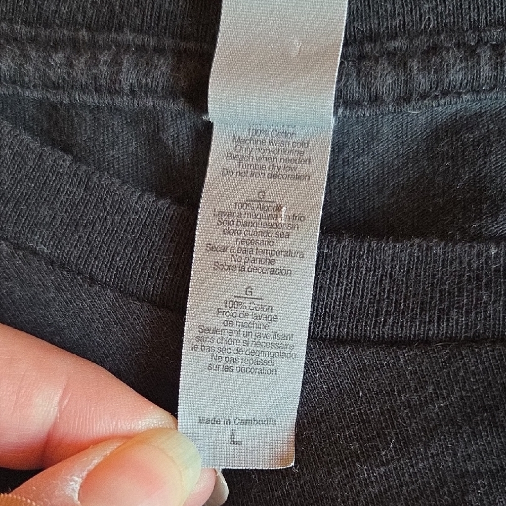 Bee "Whisper Words Of Wisdom" Black Tshirt - Picture 6 of 6